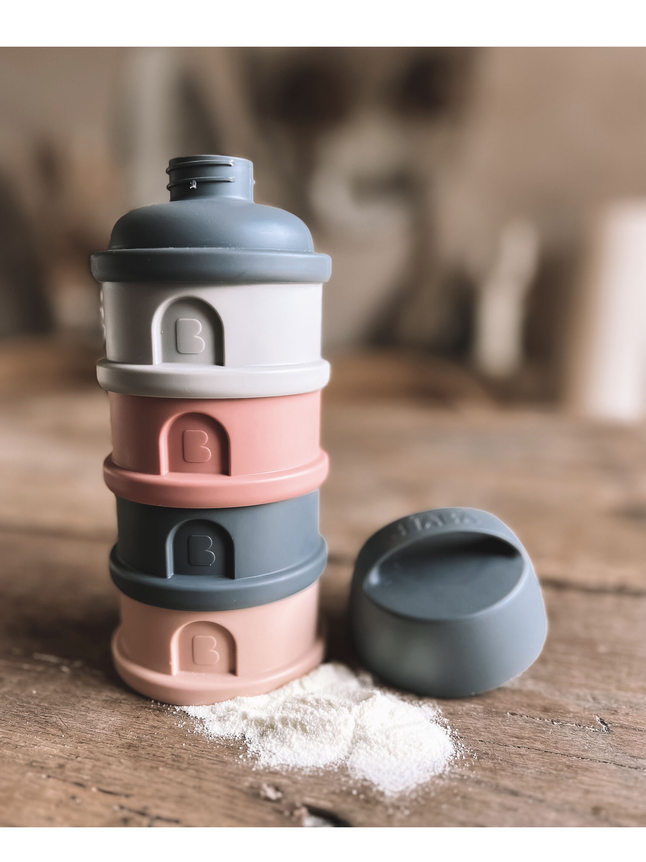 Beaba Formula Milk Container with 4 Compartments - Mineral Grey/Pink image number 1