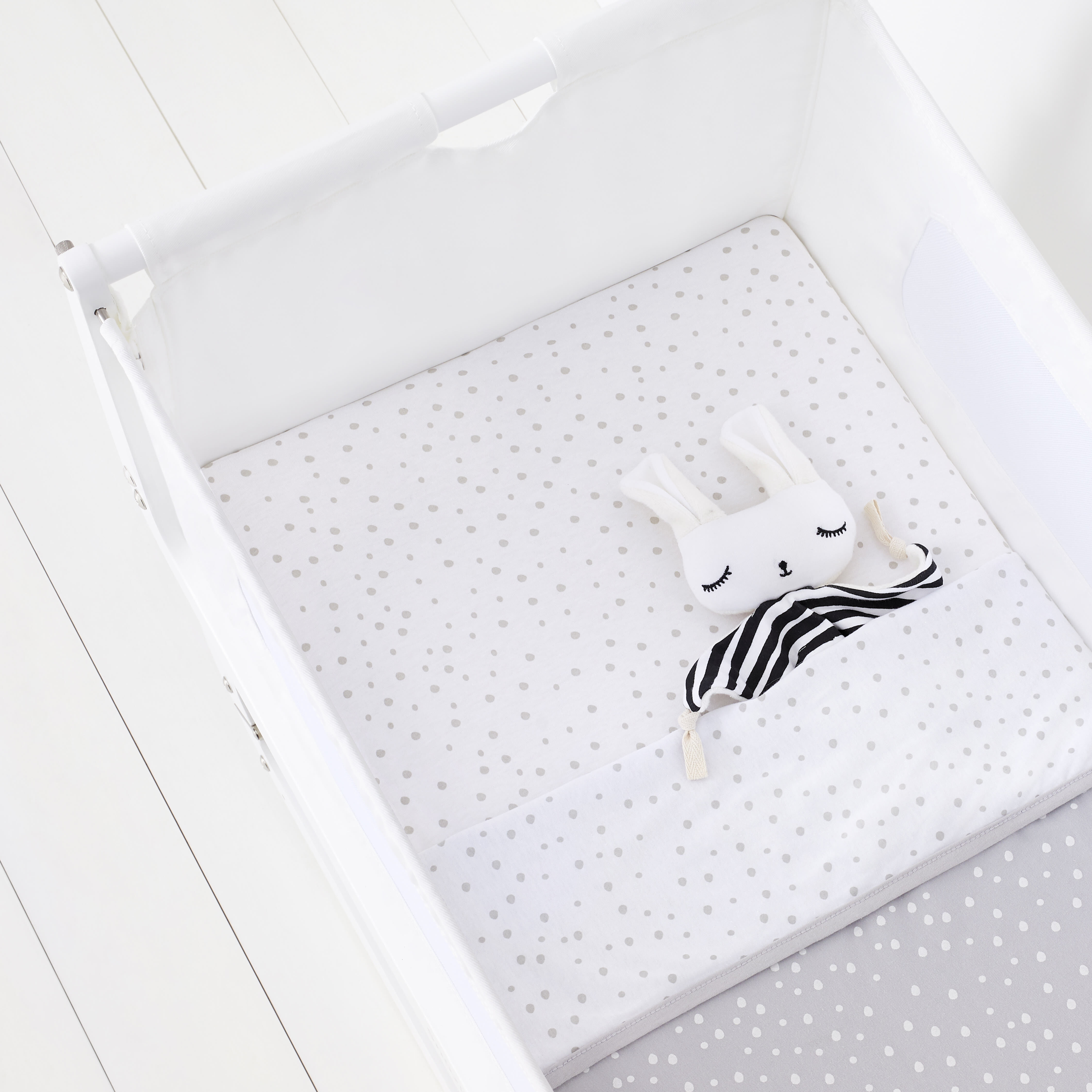 2 Pack Crib Fitted Sheets - Grey Spots image number 4