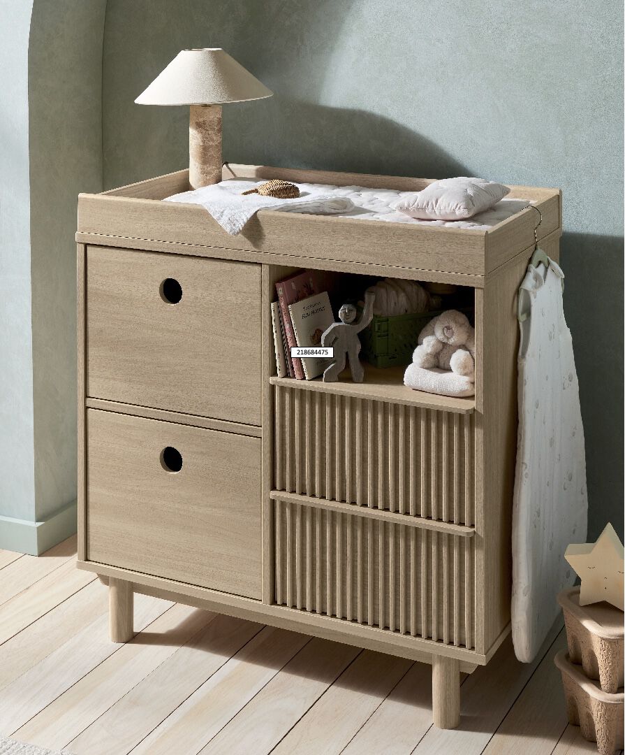 Oska Narrow Dresser Changer - Natural/Oak image number 2