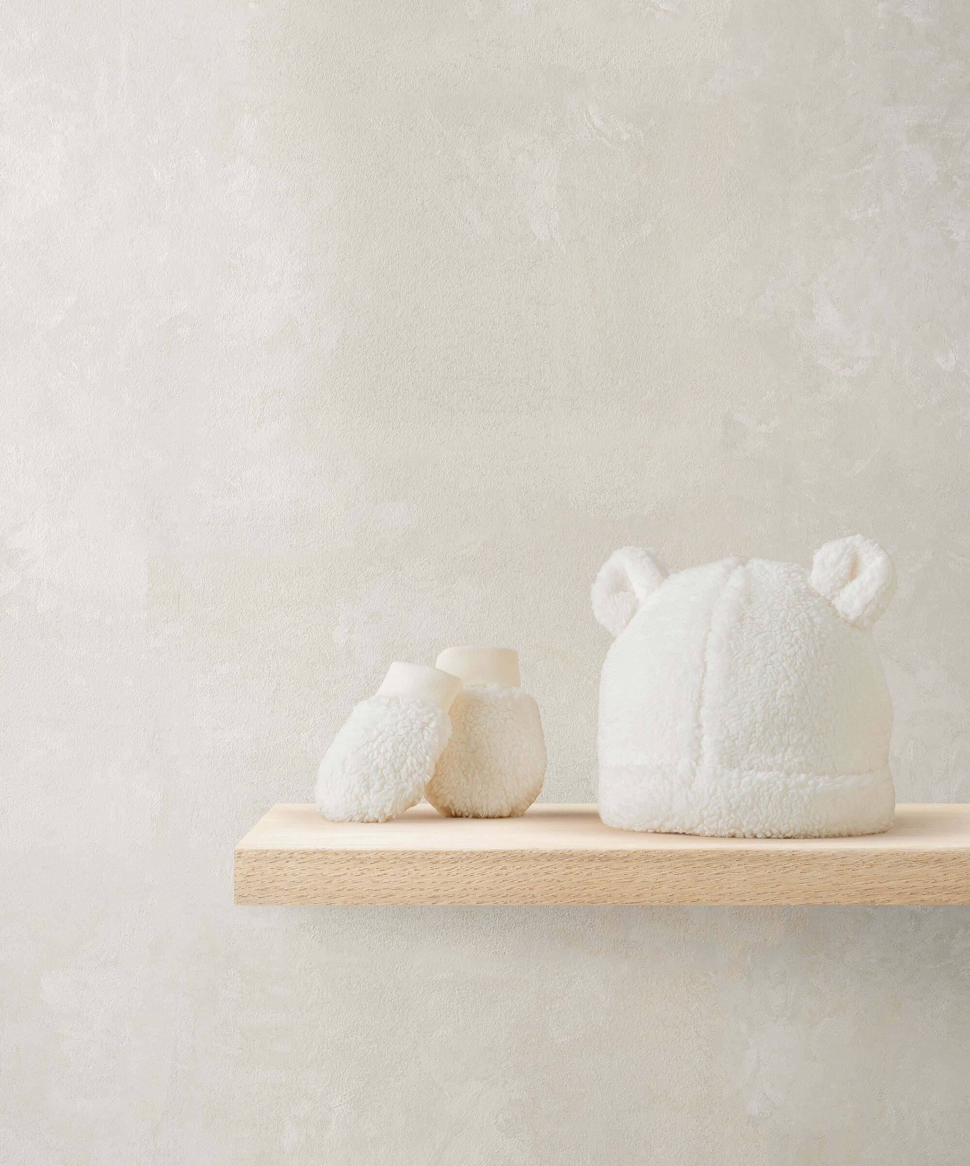 Cream Borg Hat & Mitts Set image number 1