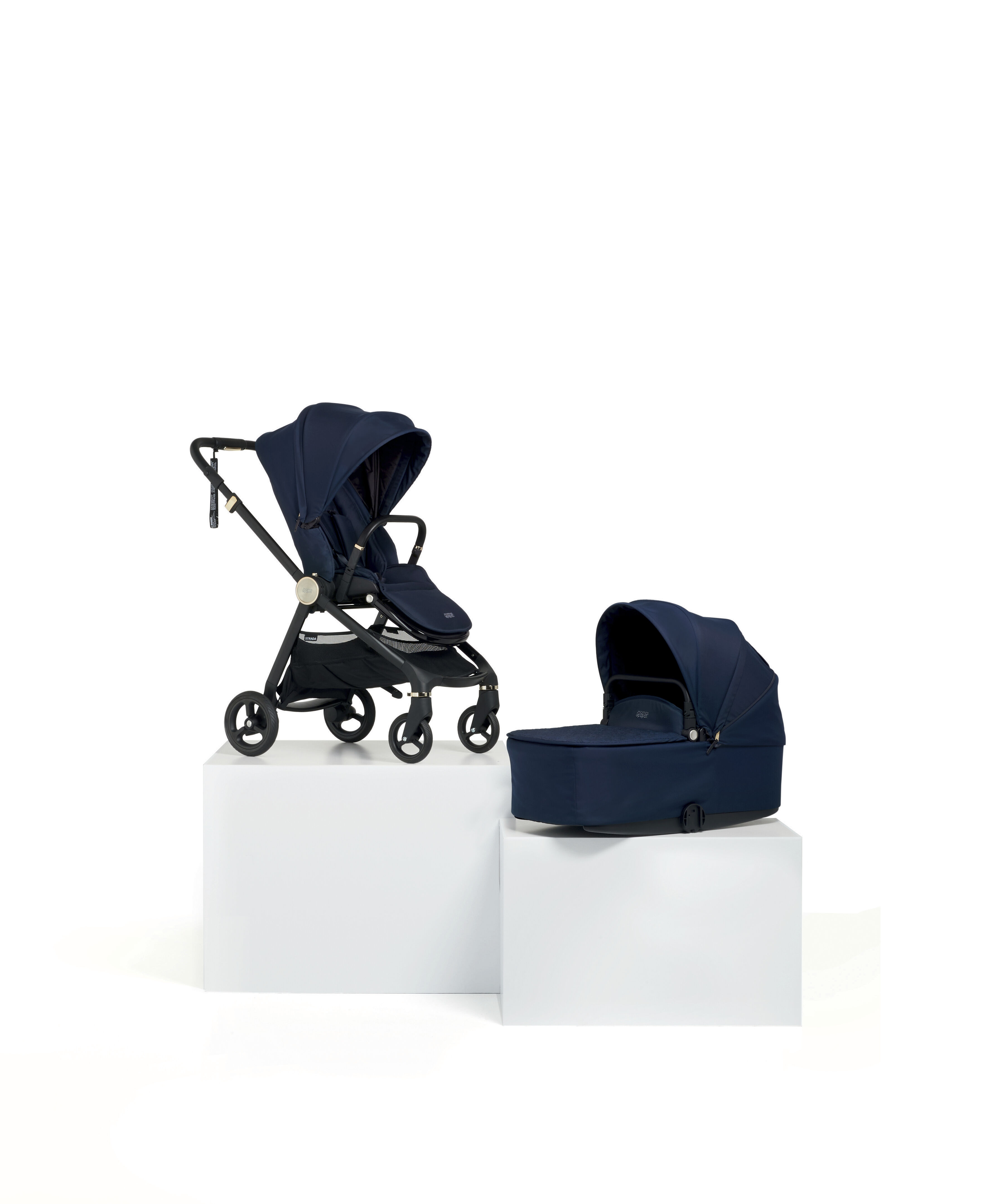 Strada Midnight Pushchair with Midnight Carrycot image number 1