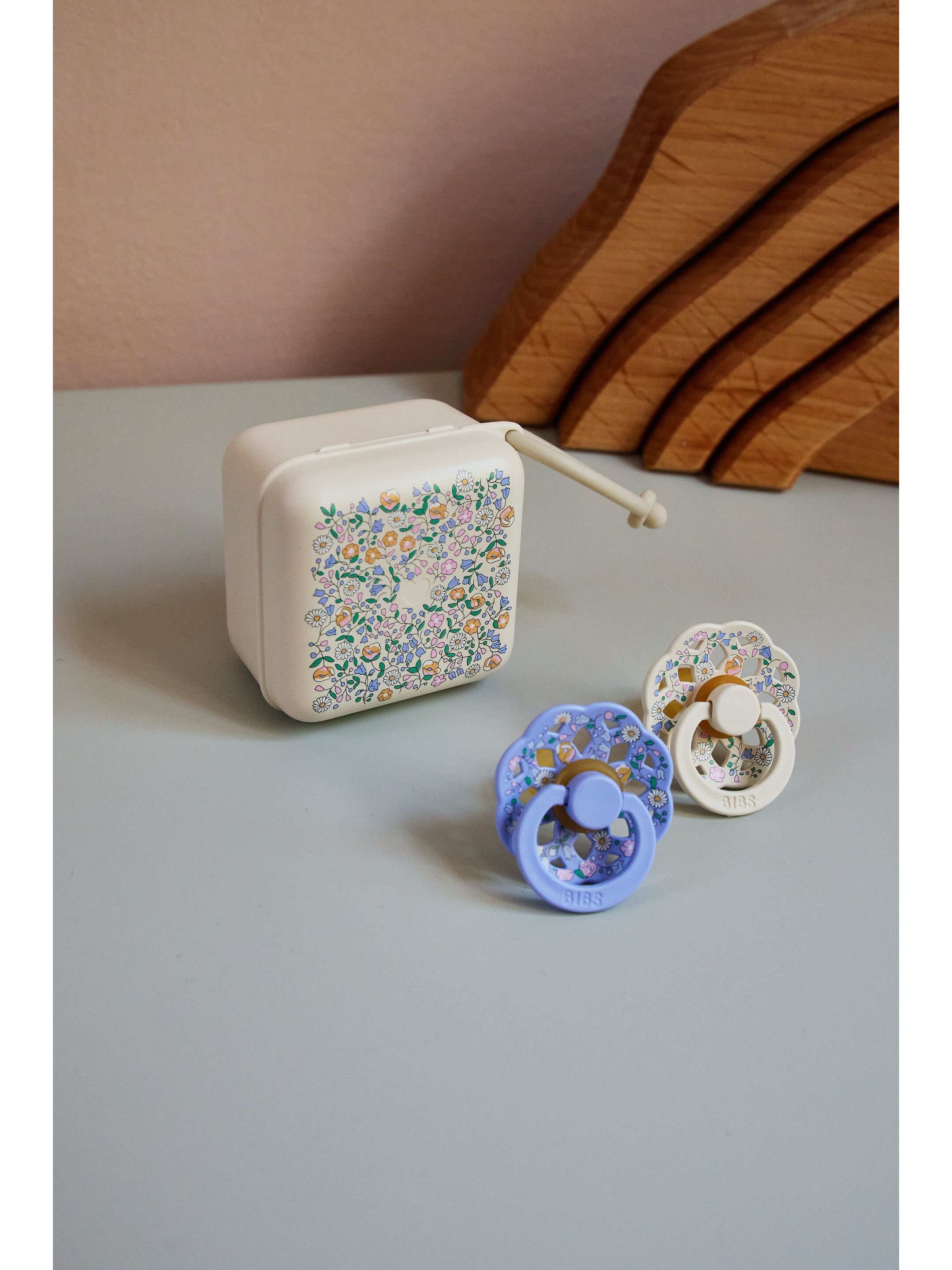 BIBS X Liberty Pacifier Box Chloe Meadow Ivory image number 5