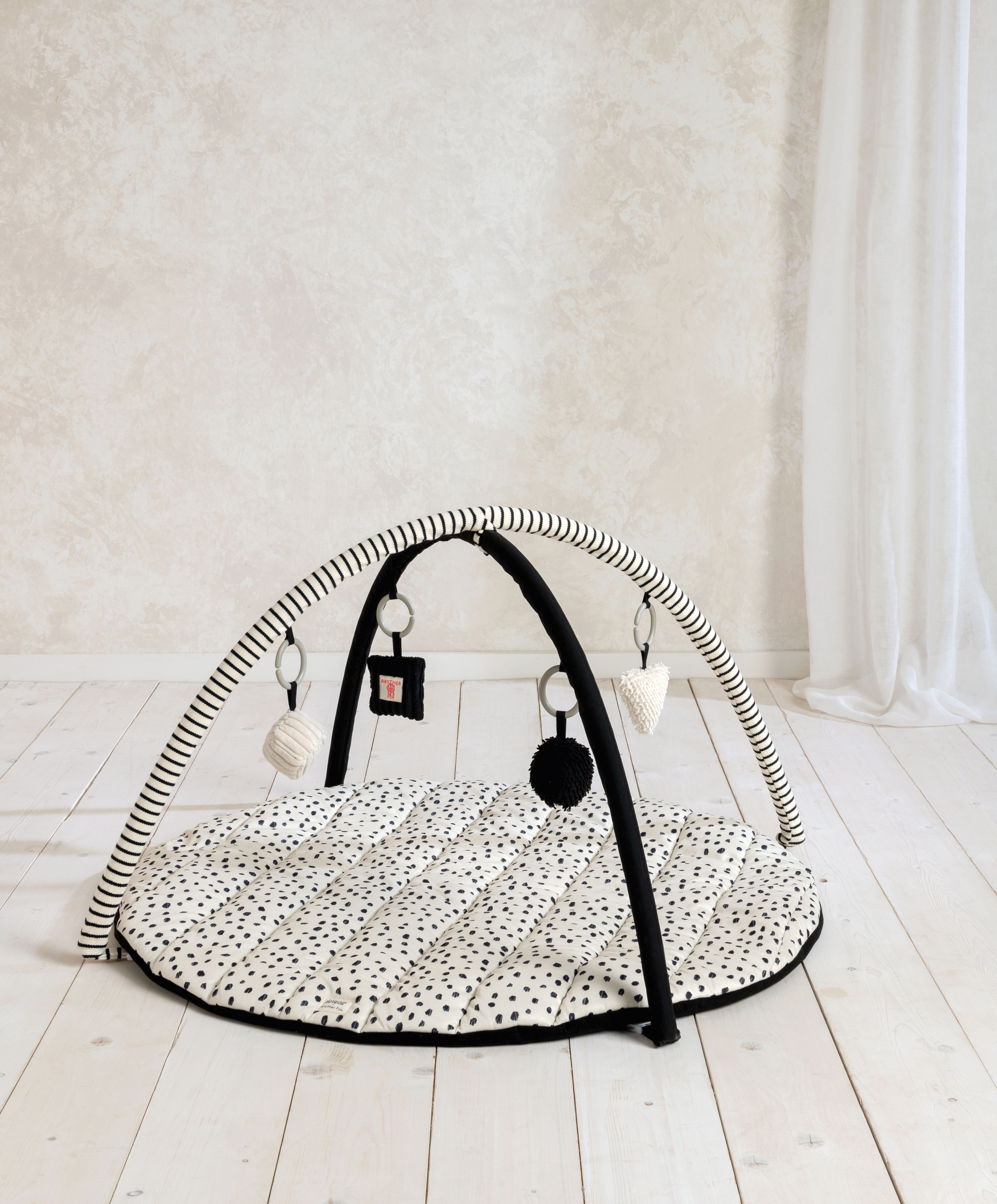 Another Fox - Playmat image number 1