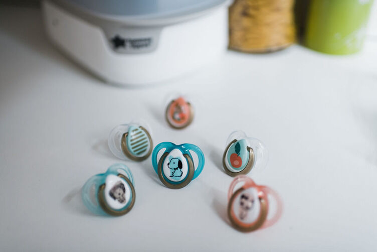 Tommee Tippee MODA Soother, (0-6 months), Pack of 2 -Girl image number 5