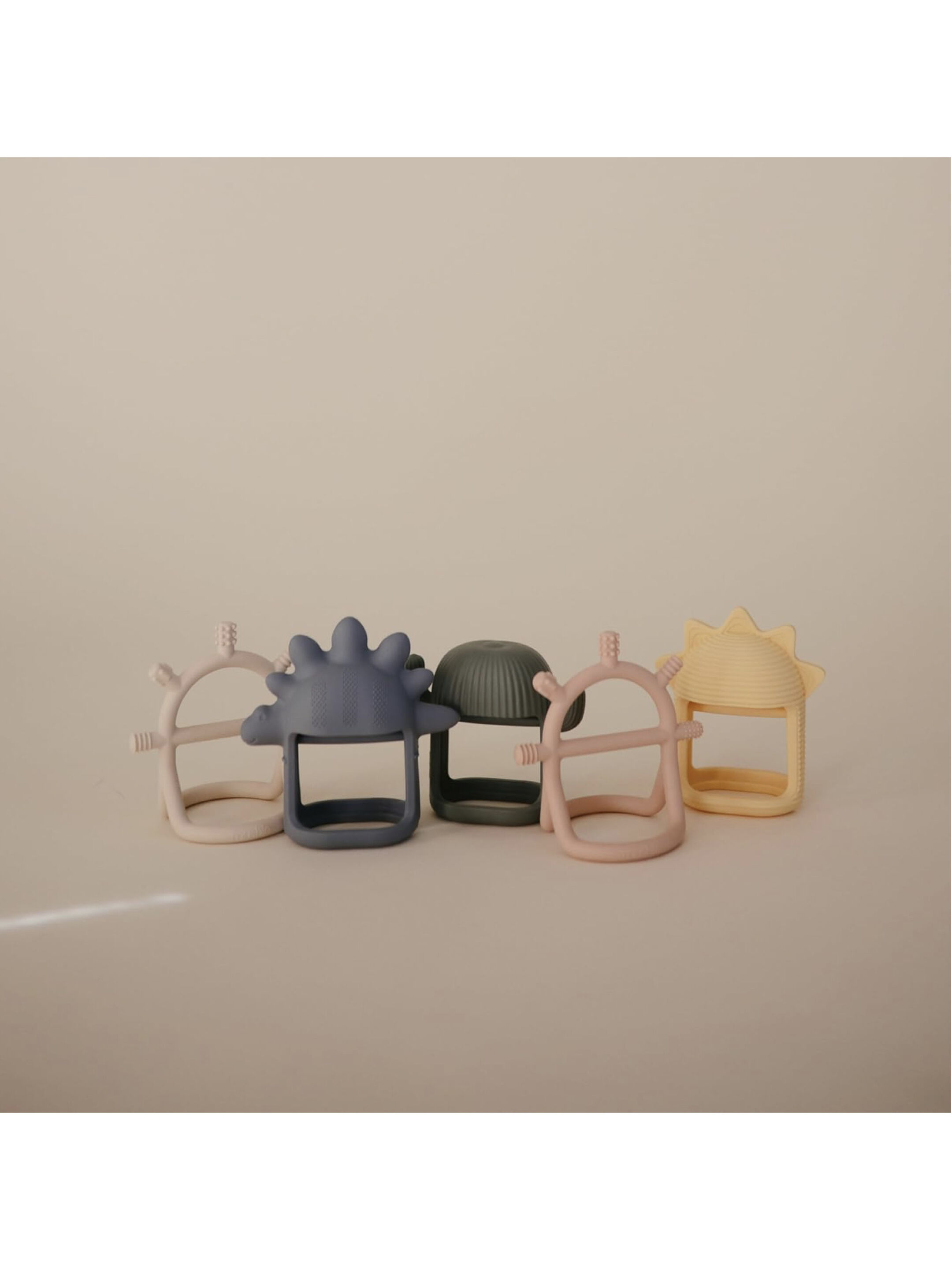 Mushie&nbsp;​​No-Drop Sun Teether​&nbsp;(Sunshine) image number 3