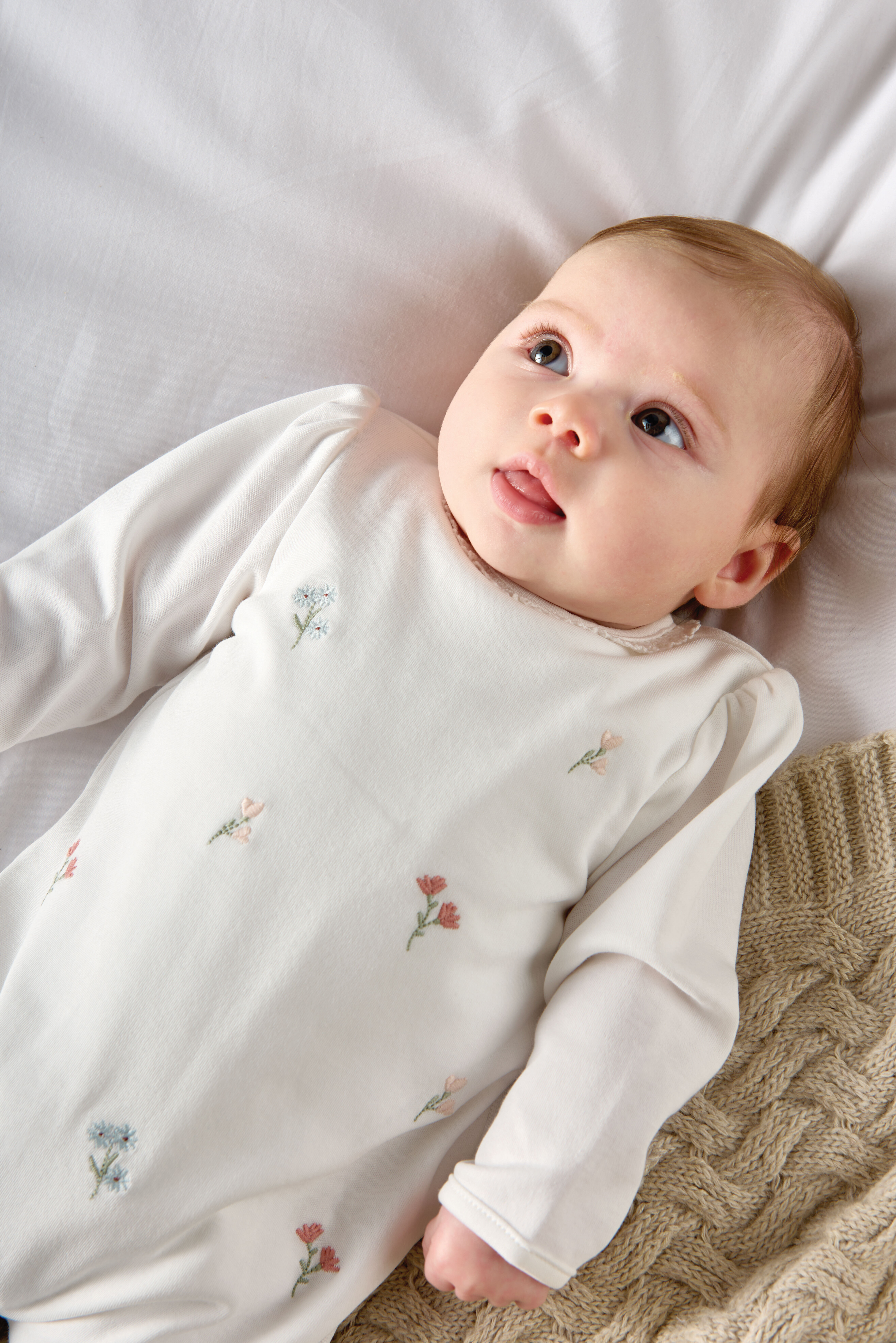 Embroidered Flower All In One image number 4