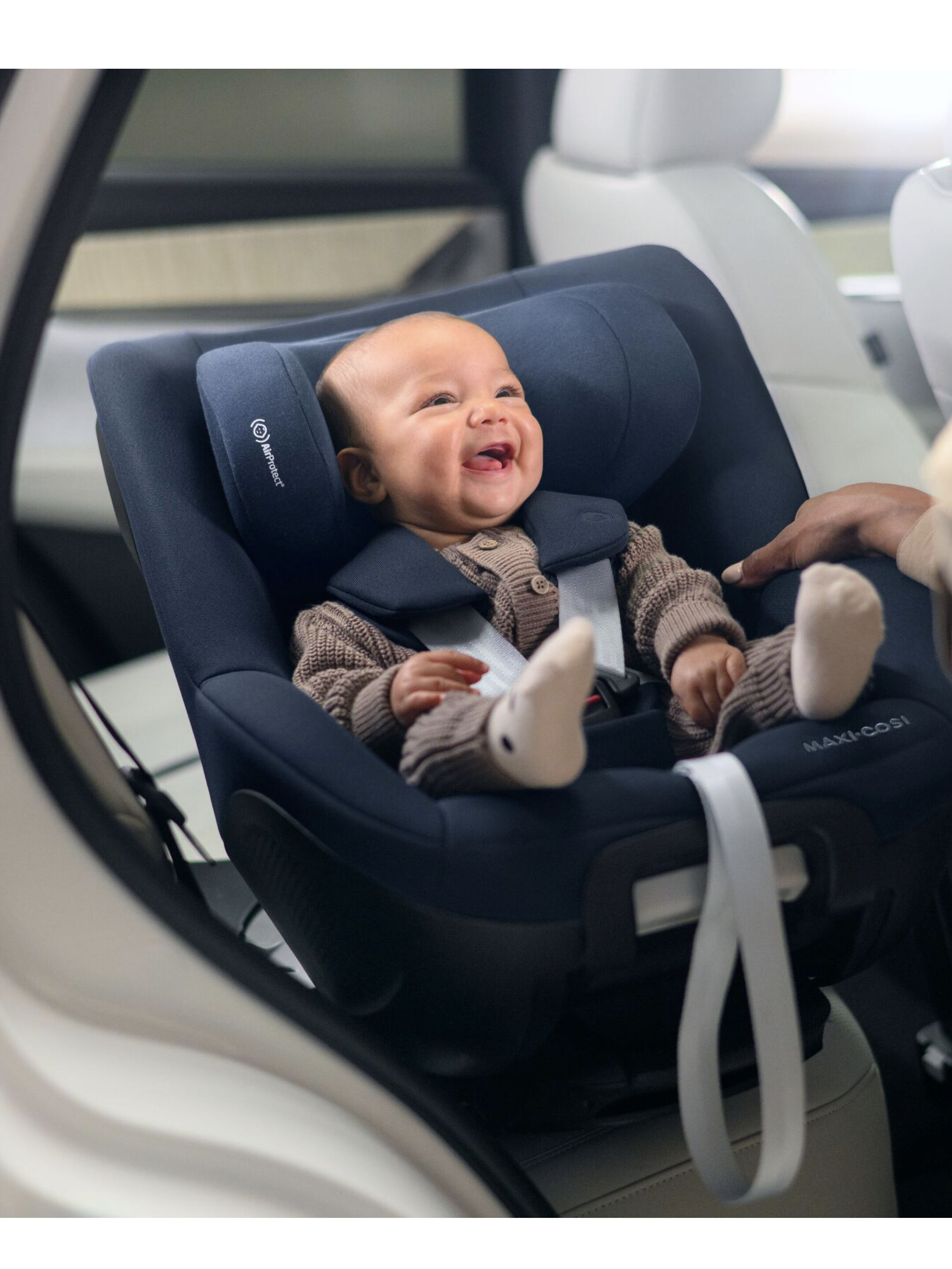 Maxi Cosi Mica 360 Pro i-Size Car Seat with Base included - Black image number 6