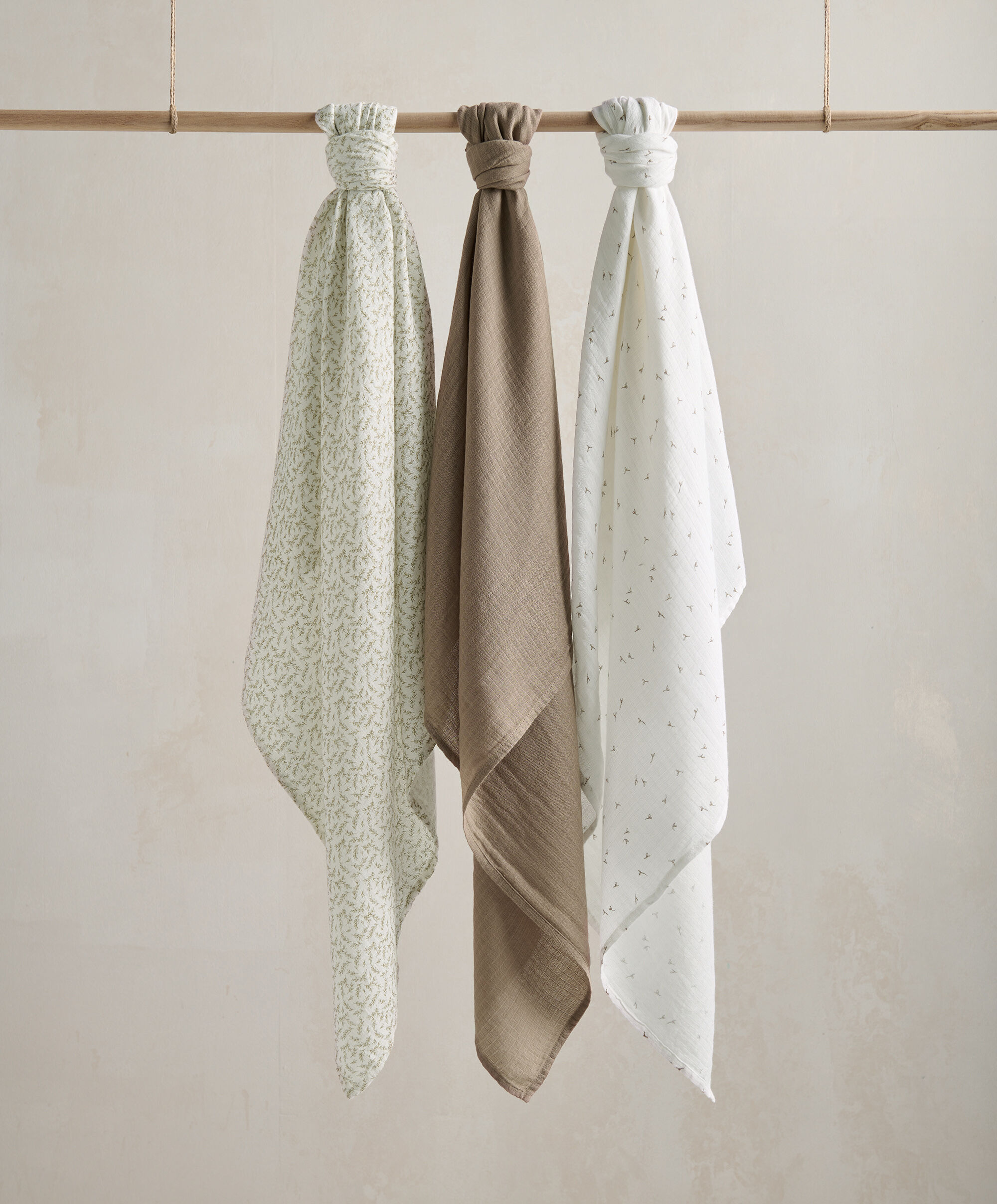 Welcome to the World Muslin Squares (3 pack) - Large image number 1