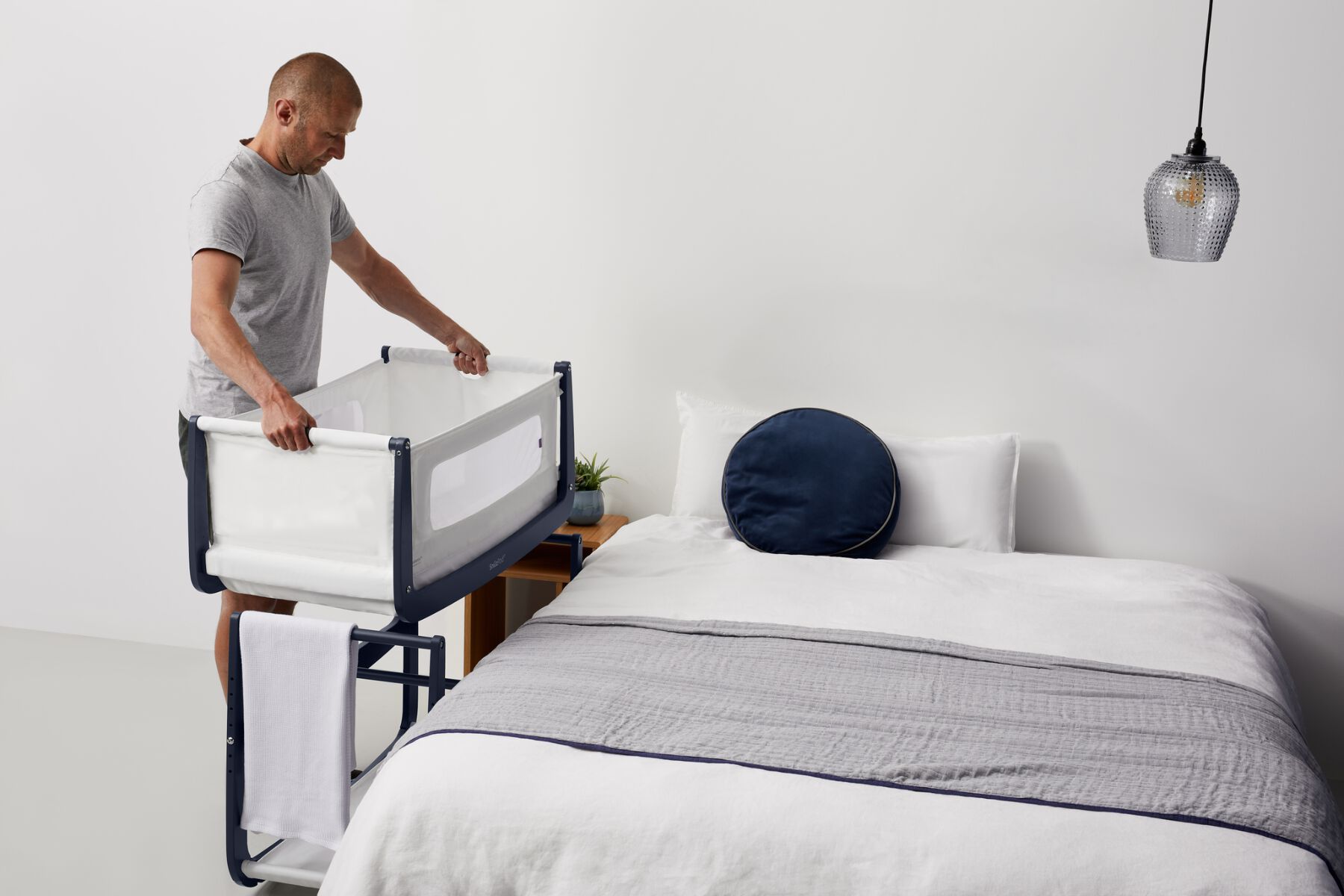 SnuzPod4 Bedside Crib - Navy image number 6
