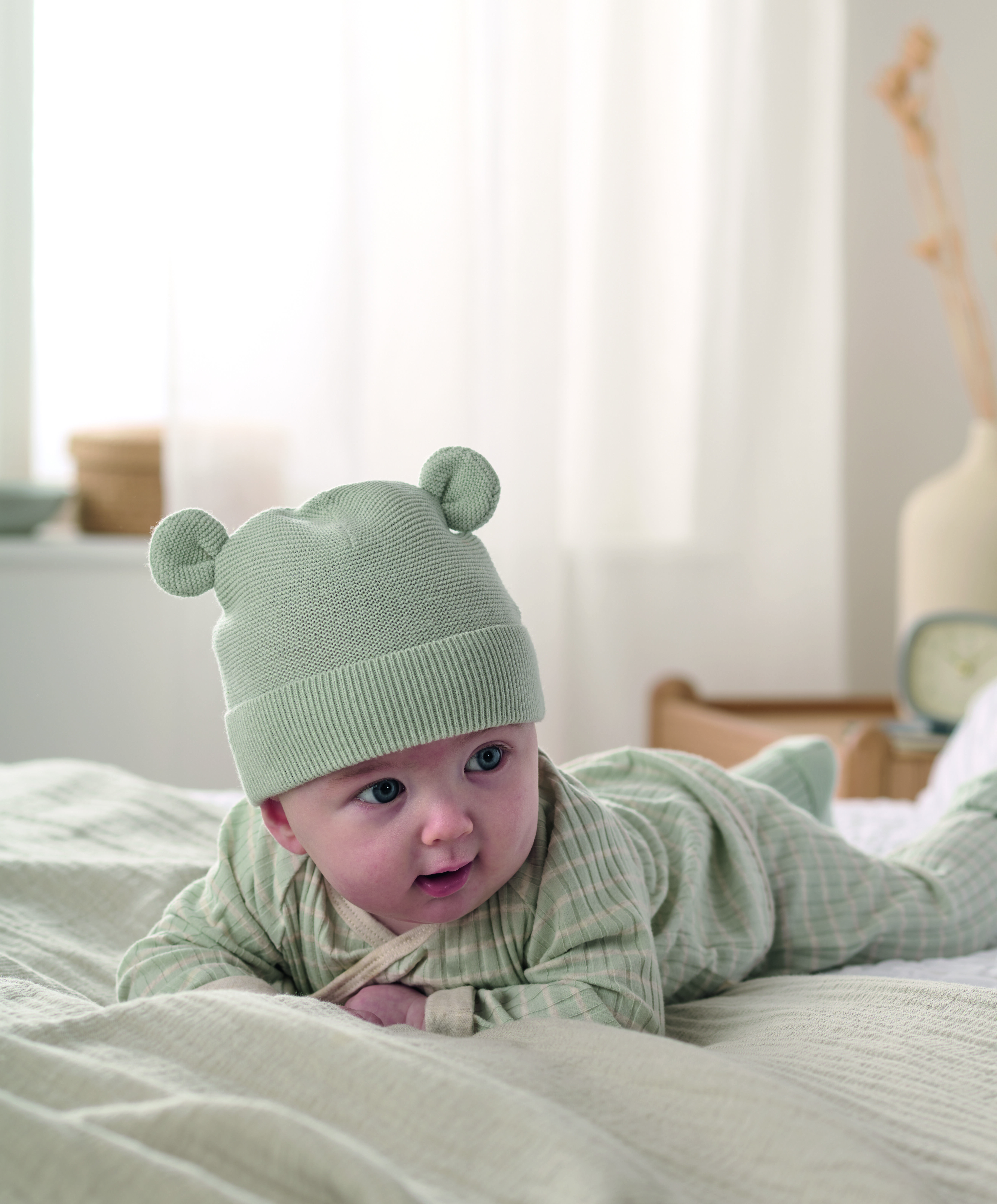 Knitted Hat And Bootie Set image number 3