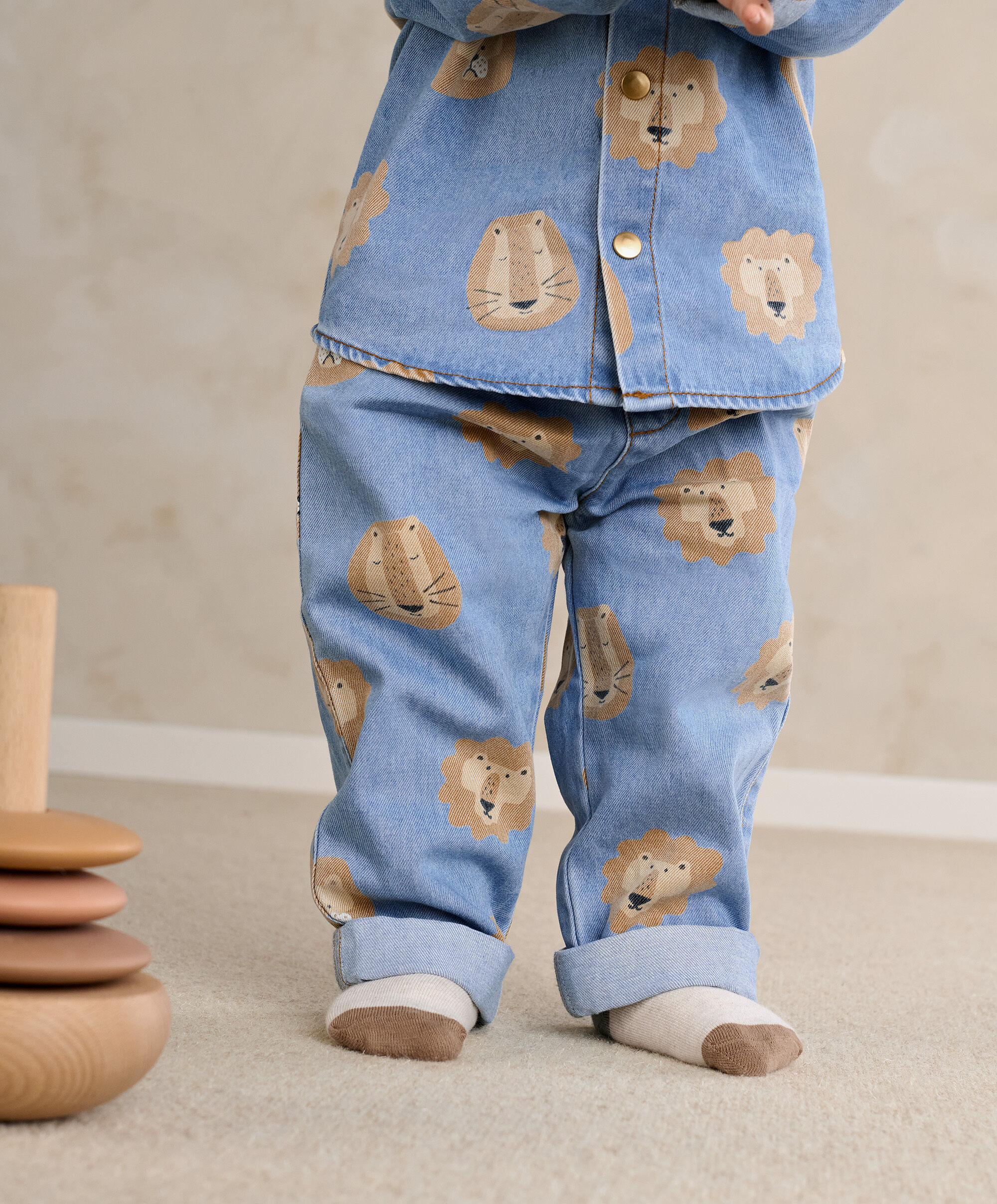 Roarsome Denim Jeans image number 1