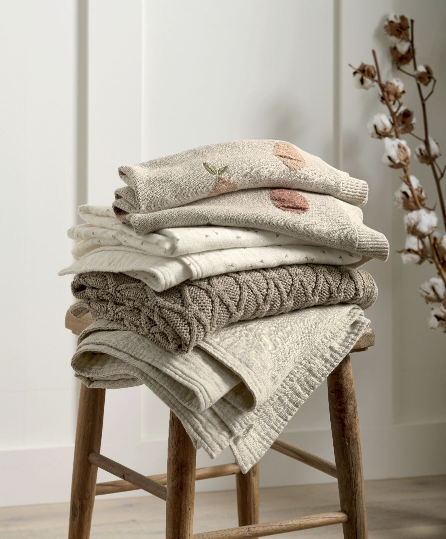 Welcome to the World Seedling Cotbed Quilt - 2.5 Tog image number 5