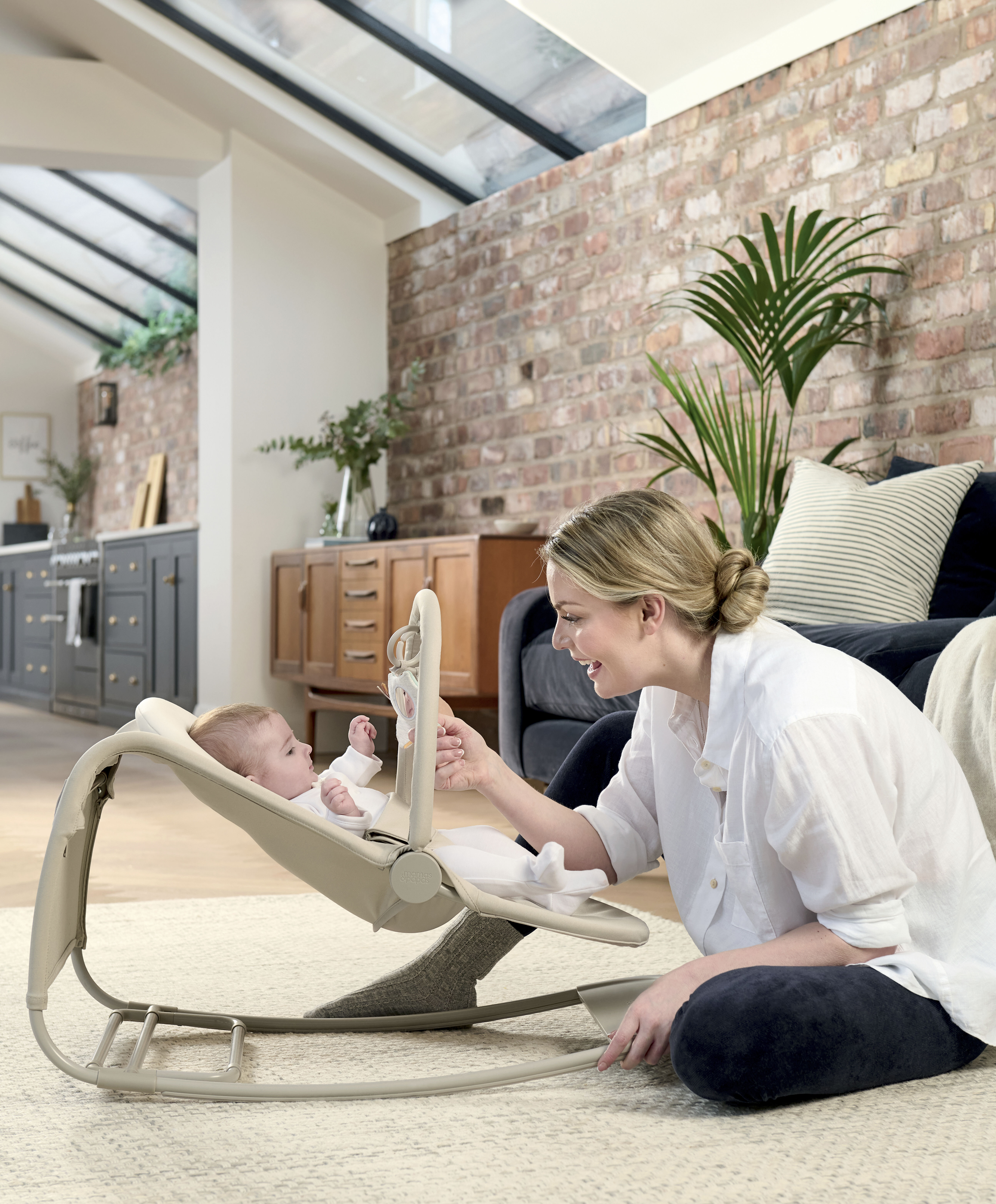 Tempo 3-in-1 Rocker / Bouncer - Sand image number 1