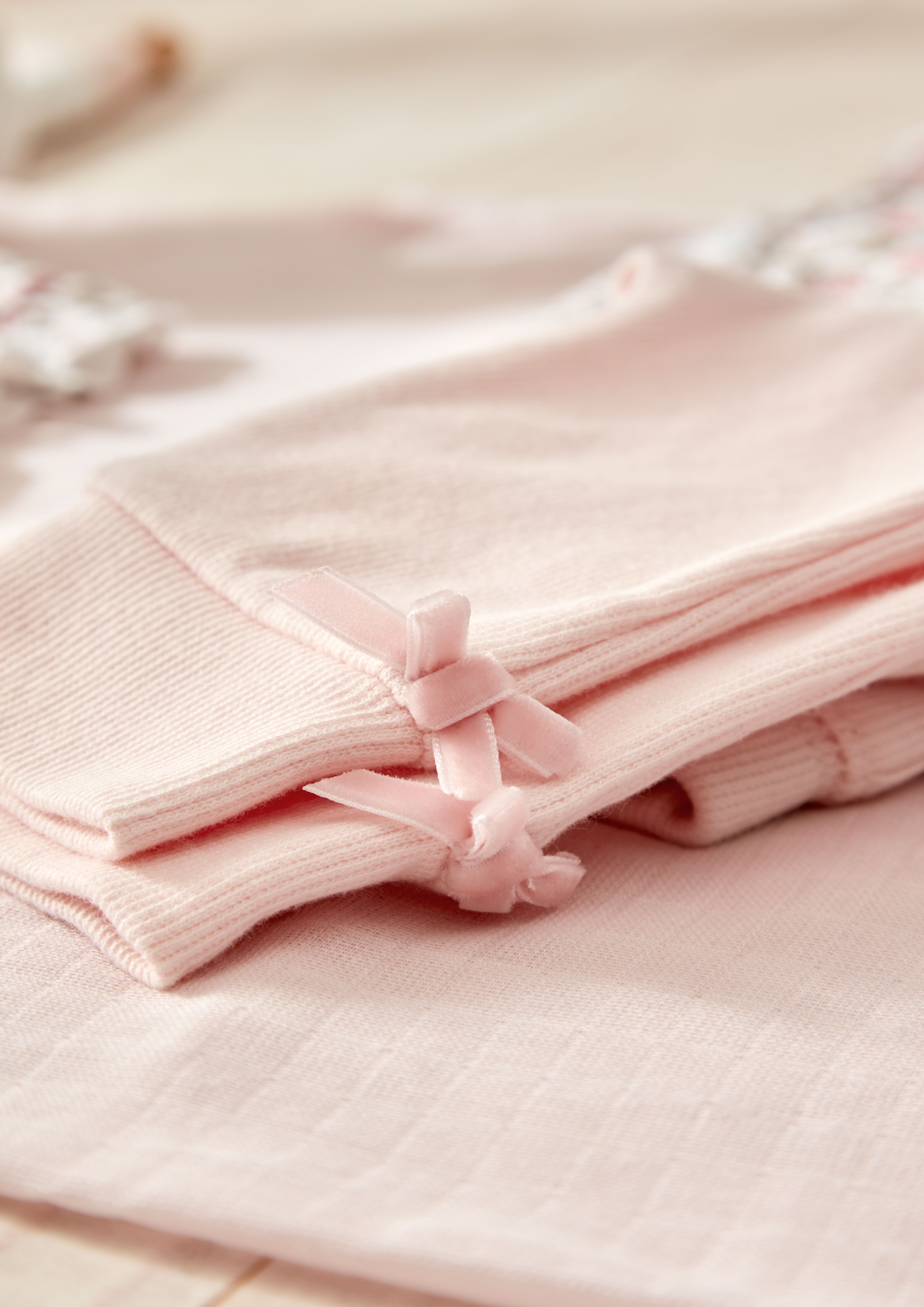 Floral Top & Ribbed Legging Set image number 7