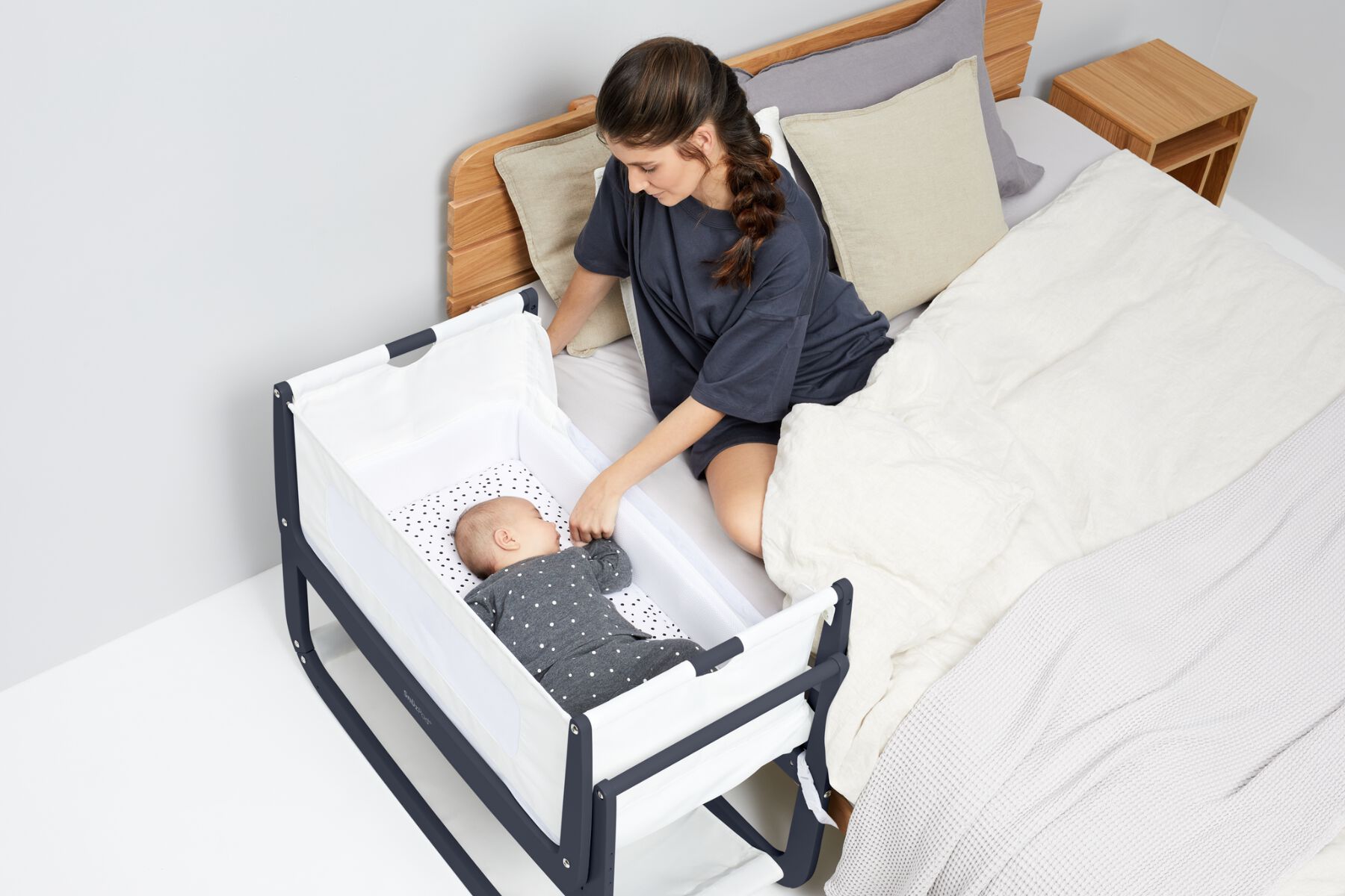 SnuzPod4 Bedside Crib - Navy image number 2