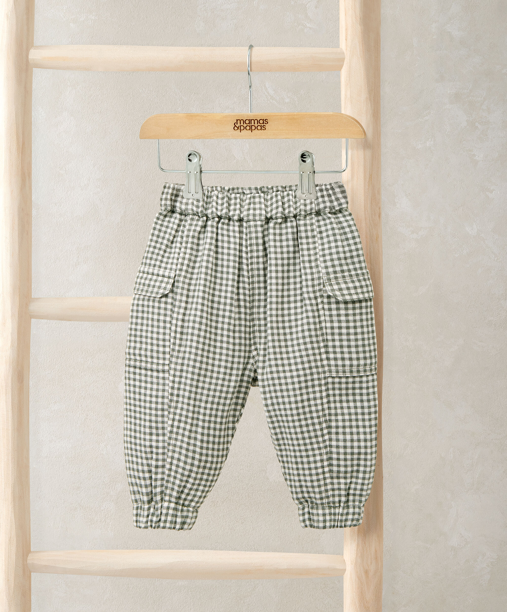 Check Jogger image number 1