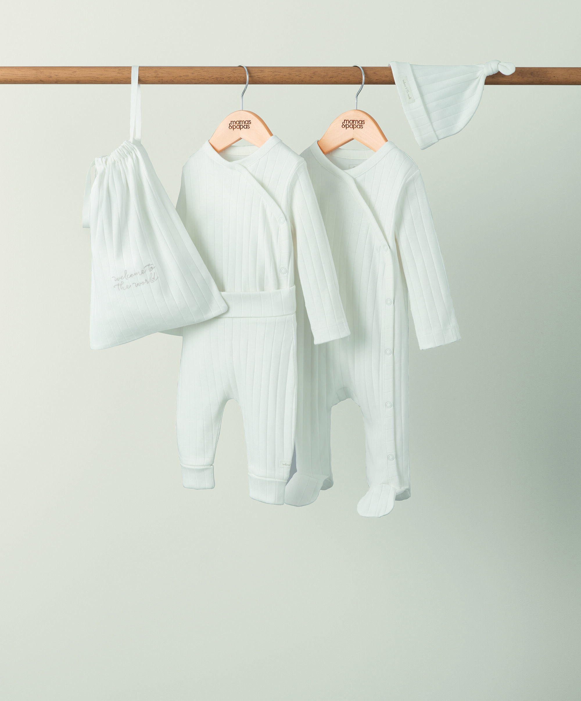 4 piece Newborn Starter Set image number 1