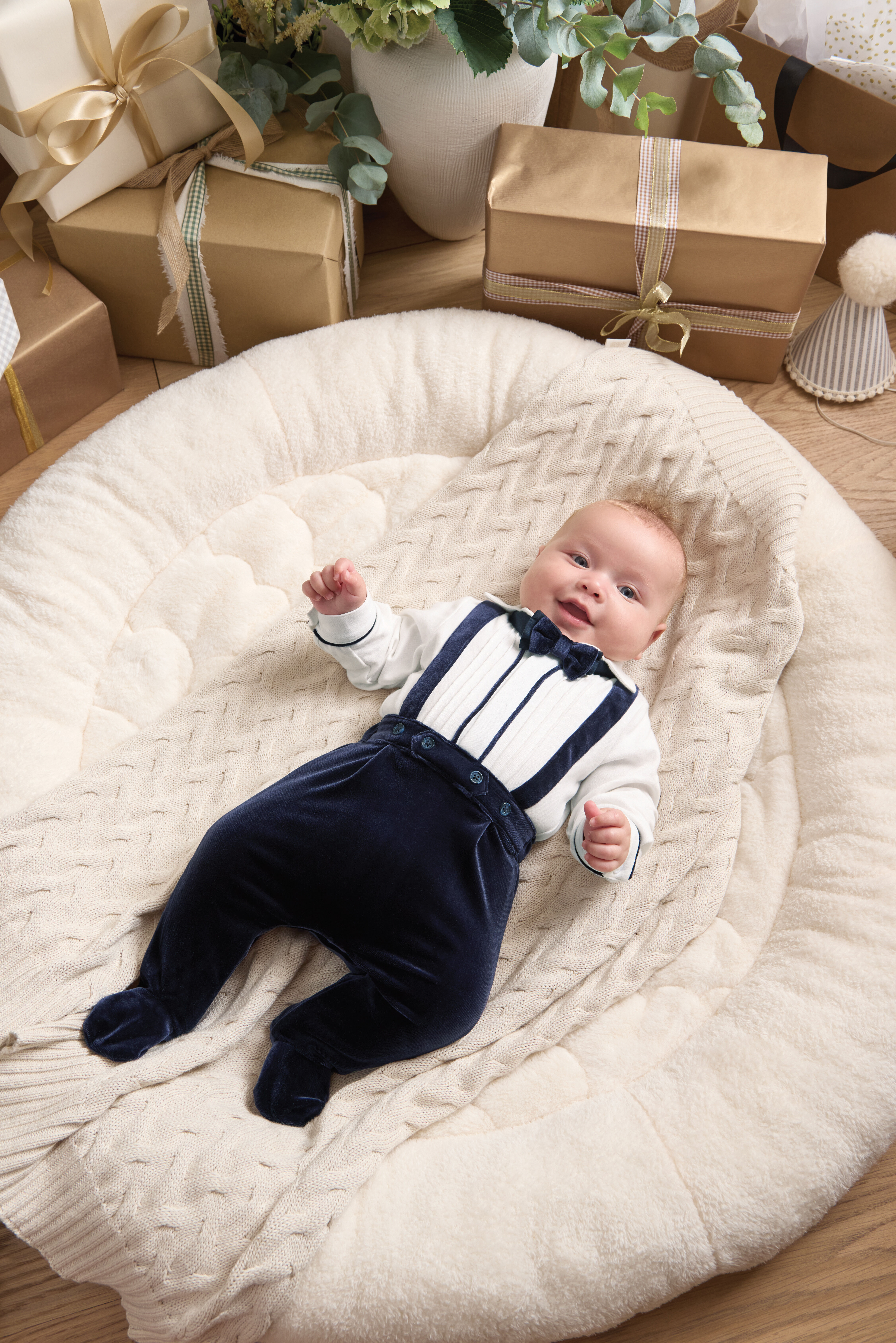 2 Piece Mock Tuxedo and Bow Tie Set - Navy image number 7